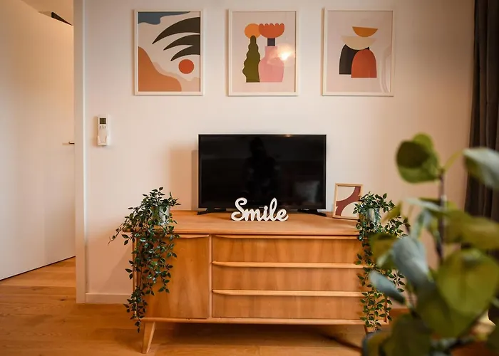 The Geometrist - Stunning 1Br Apt With Balcony Bucureşti