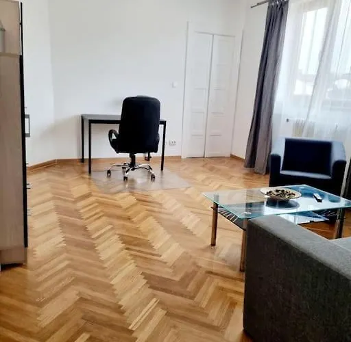 Cozy Apartment Near City Center Bucureşti