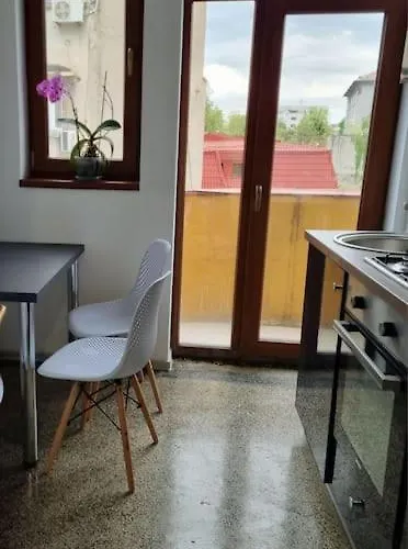 Cozy Apartment Near City Center Bucureşti