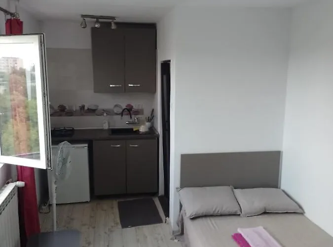 Metrou 1 Decembrie 1918 Apartment Bucureşti