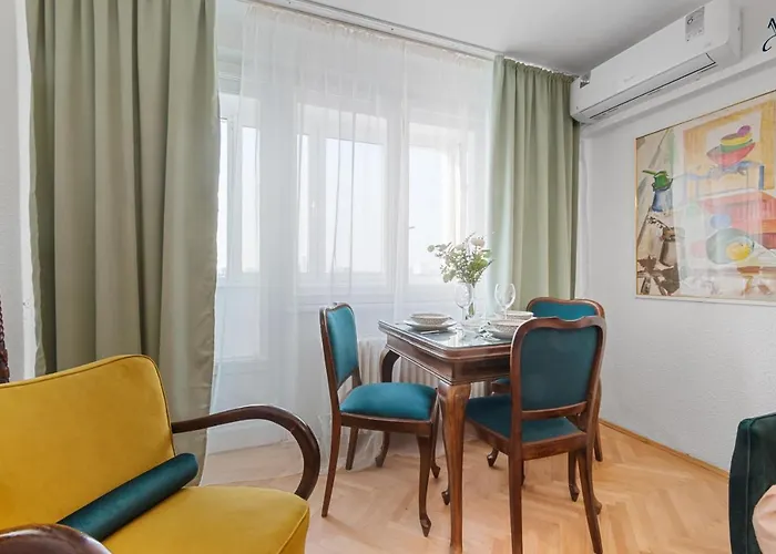 1Bdr Apartment Perla 225 Bucureşti