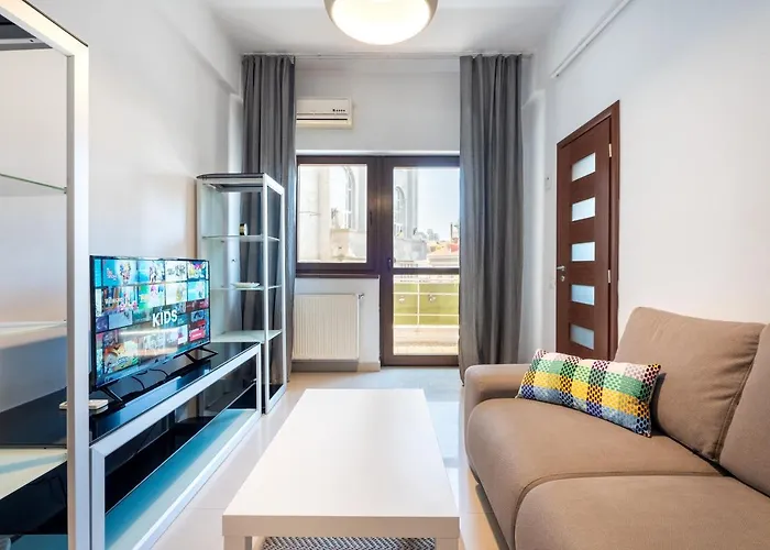Modern And Spacious Apartment-Prime Location Old Town Bucureşti