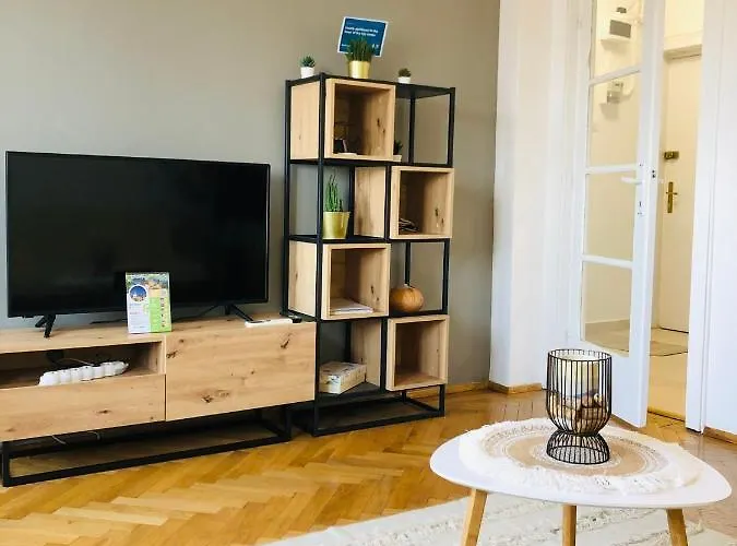 Lovely Studio Bucureşti