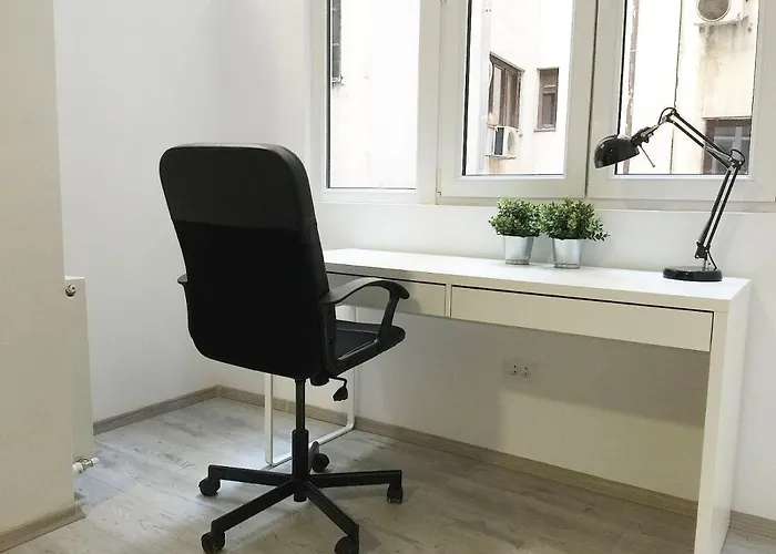 Perfect Home: Cozy 2Br Apt & Balcony Bucureşti