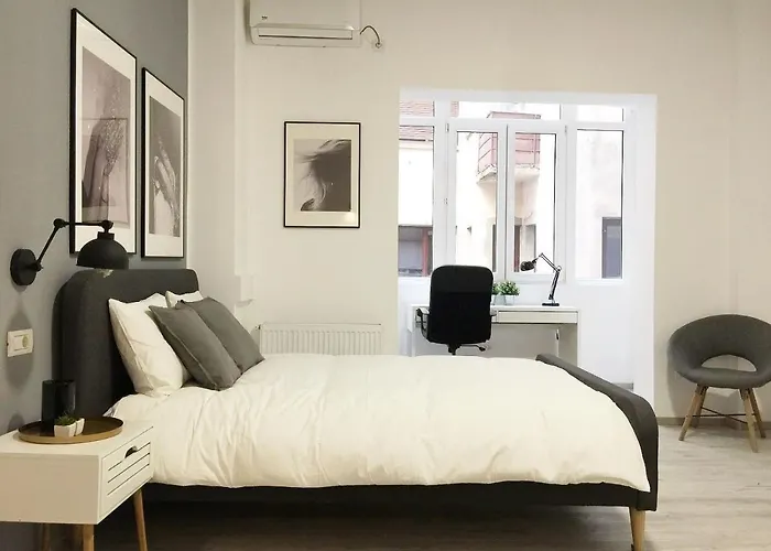 Perfect Home: Cozy 2Br Apt & Balcony Bucureşti
