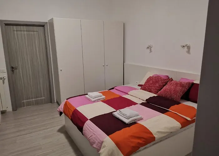 Old Town Bar Apartments On Street Tonitza Bucureşti