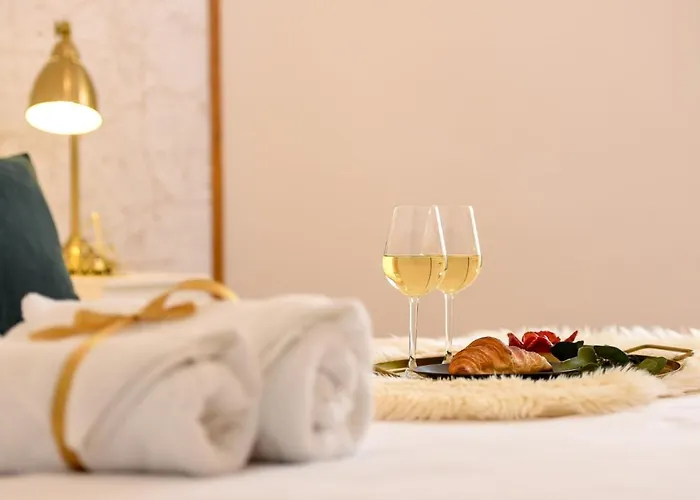 Cozy 1Br Escape - Apartment With Charming Balcony Near Universitate Bucureşti