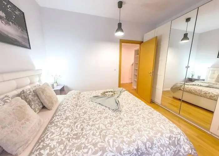 Old Town Spacious Apartment Bucureşti