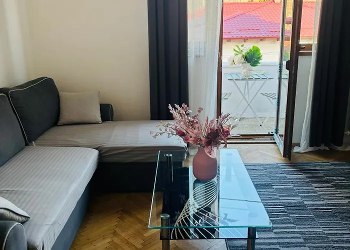 Cozy Apartment Near City Center Bucureşti