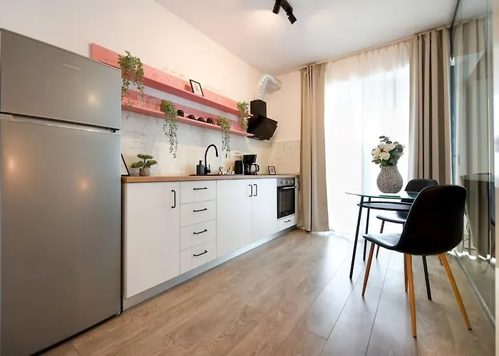 Pink Cloud Apartment Bucureşti