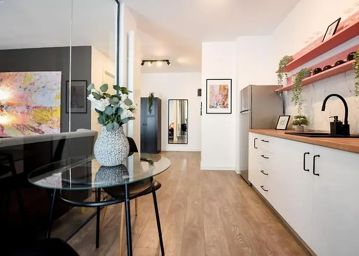 Pink Cloud Apartment Bucureşti
