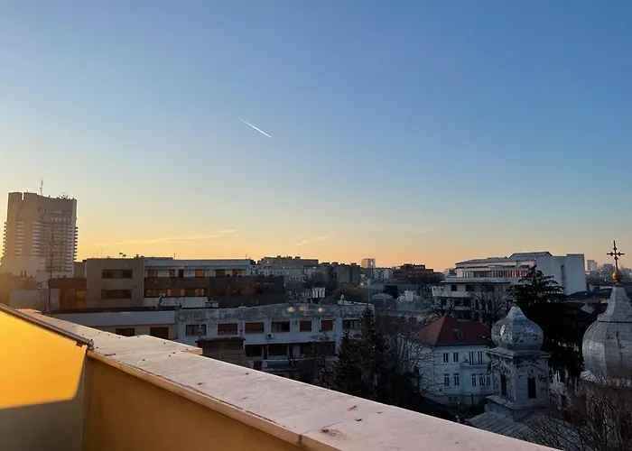Italian Street Apartment With Terrace And Fireplace Bucureşti