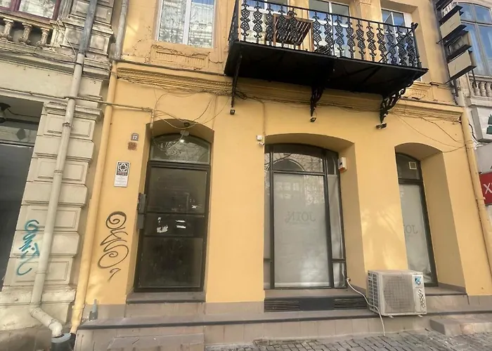Old Town Jacuzzi Studio Bucureşti