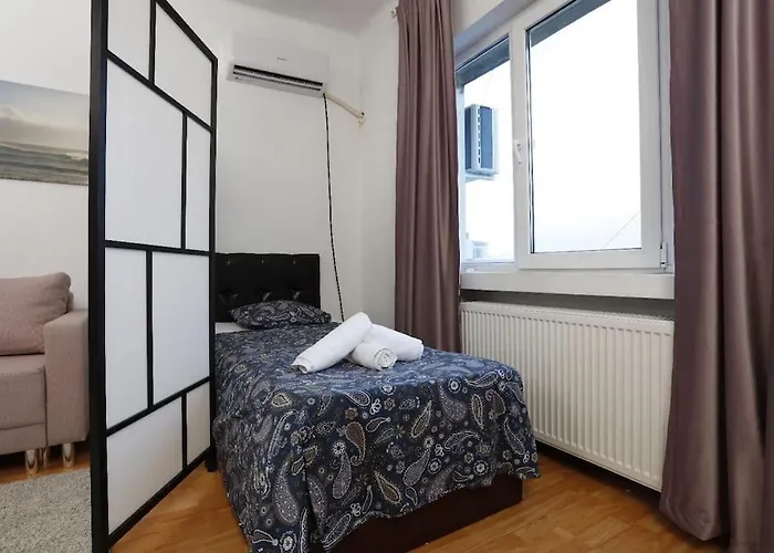 3 Bdrm Apartment In City Center Bucureşti