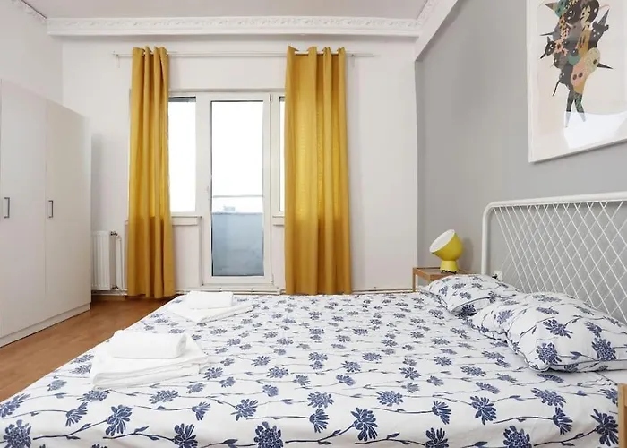 3 Bdrm Apartment In City Center Bucureşti