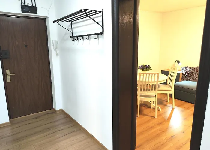Platinum Apartment - apartament cu 3 camere, 2 dormitoare, 2 bai, bucatarie complet utilata, 2 balcoane Bucureşti