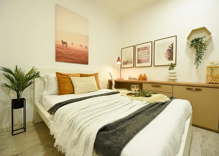 Ideal Home - Spacious & Modern Accommodation Near Unirii Square Bucureşti