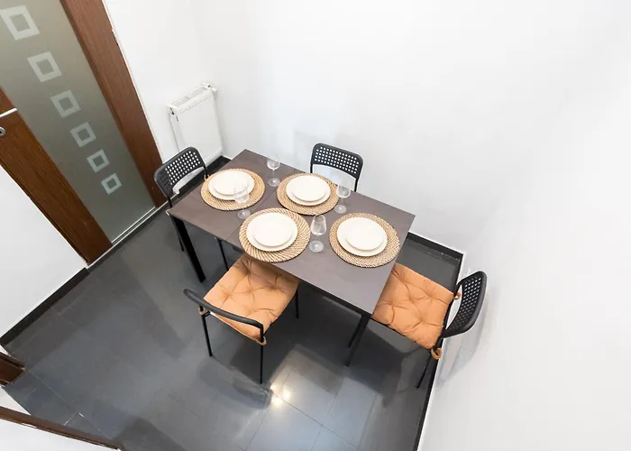 Modern And Spacious Apartment-Prime Location Old Town Bucureşti