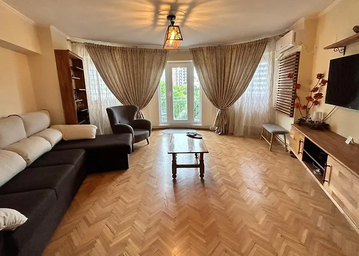 Apartment Palace Of Parliament Bucureşti