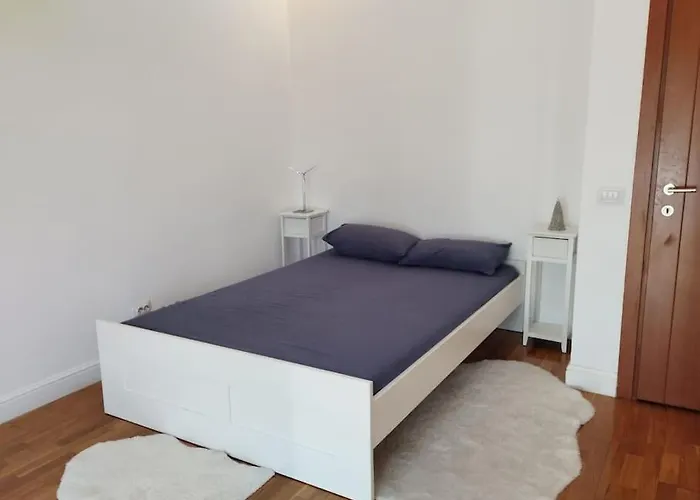 Prime 2BDR at Arc de Triumph Apartment Bucureşti