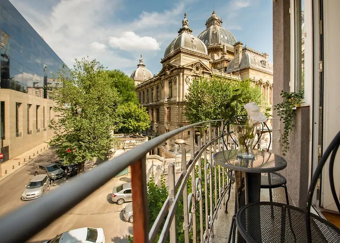 Centrally Located 2Br Apartment With Balcony & Unique Design Bucureşti