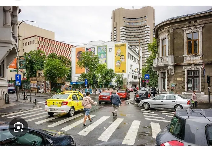 Universitate-Elegant-Champagne Gift- Self Check-In Bucureşti