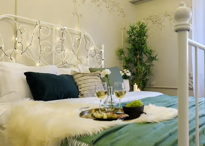 Cozy Studio Overlooking The Old Town Bucureşti