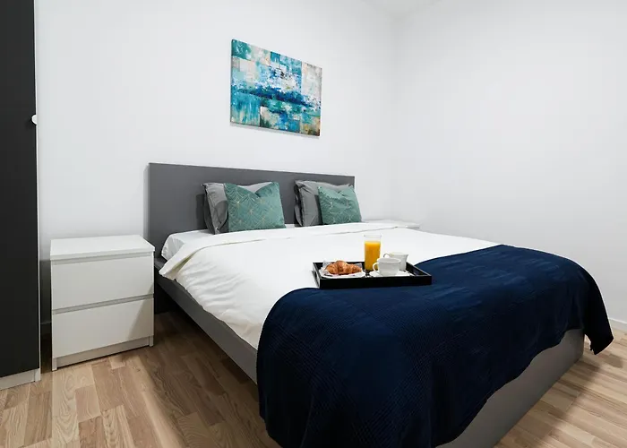 Gabi - Chic & Spacious 2 Bd Apt Near Veranda Mall & Obor Market Bucureşti