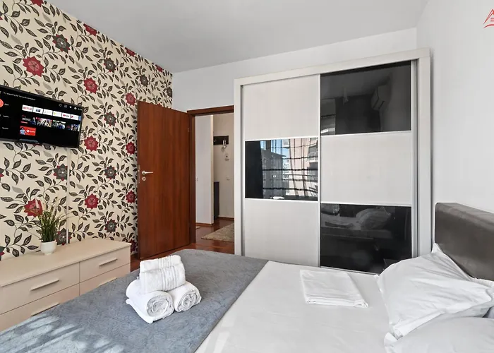Apartament DreamHouse Titan - Rasarit de Soare Bucureşti