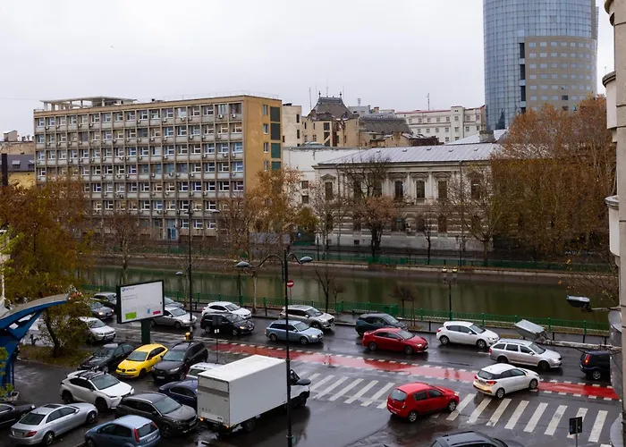 Old City Deluxe Apart - River View ! Bucureşti