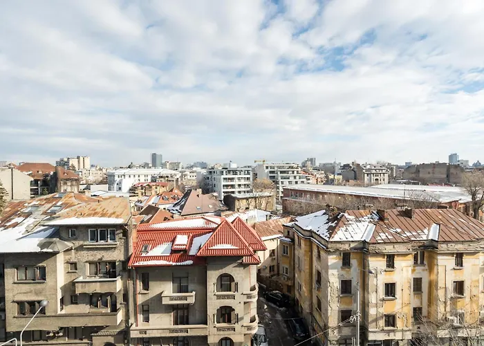 City View Apartment With Private Balcony Bucureşti
