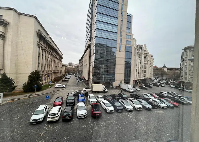 Bright & Beautiful Studio In Prime Location Walk To Everything Bucureşti