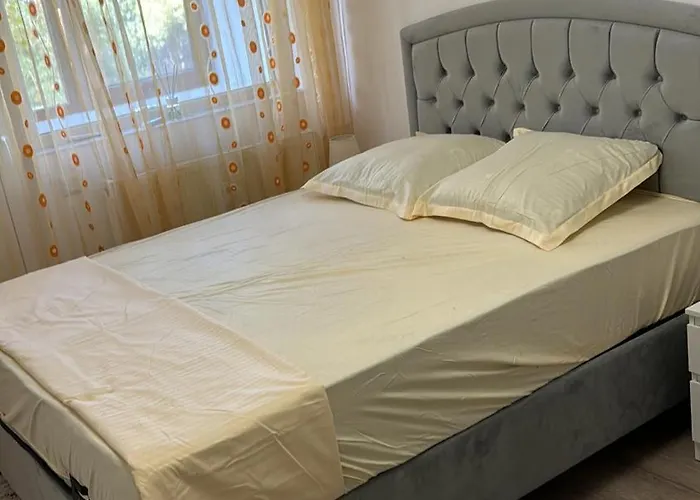 Studio Kiki By The Lujerului Metro Station Bucureşti