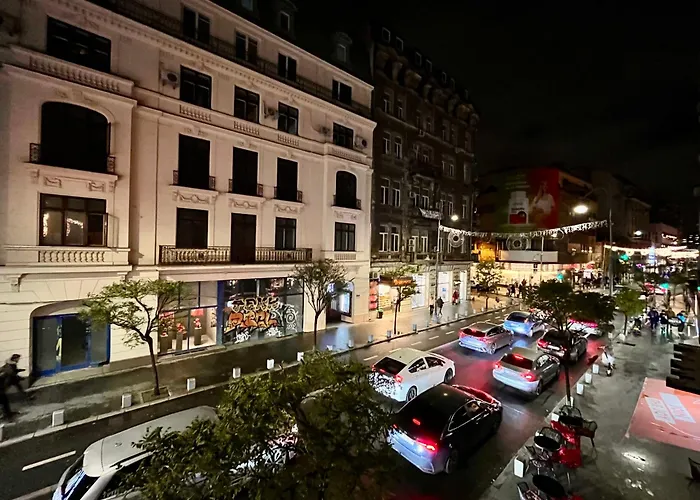 Calea Victoriei Luxe - Elegant Apartment With Balcony Bucureşti