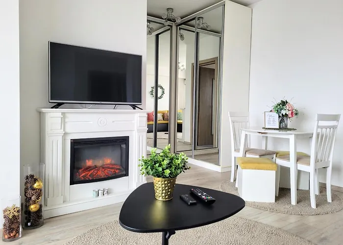 Stylish City Escape, Fireplace, Sunset Views Bucureşti