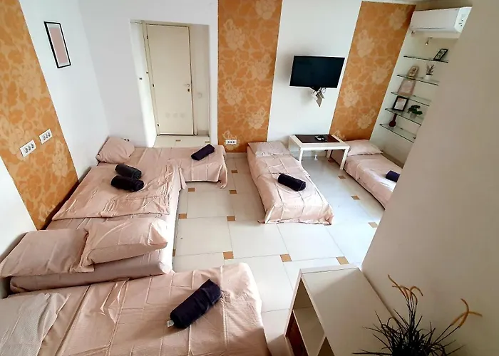 Central 2Br Apartment With Balcony - Italian Church & City View Bucureşti