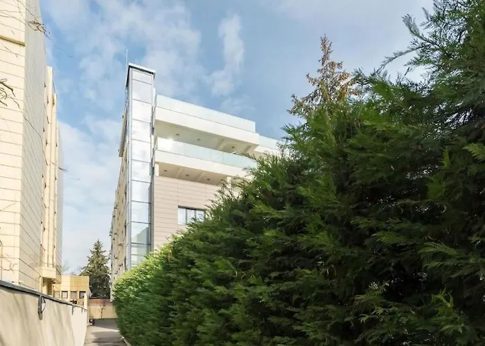 Bonita - Chic Urban Retreat With Private Balcony Apartment Bucureşti