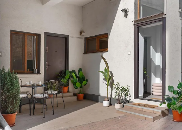Central Luxury Apartments With Private Garden & Parking Bucureşti