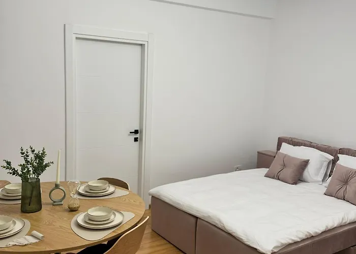 Beautiful Apt With Two Bedrooms Bucureşti