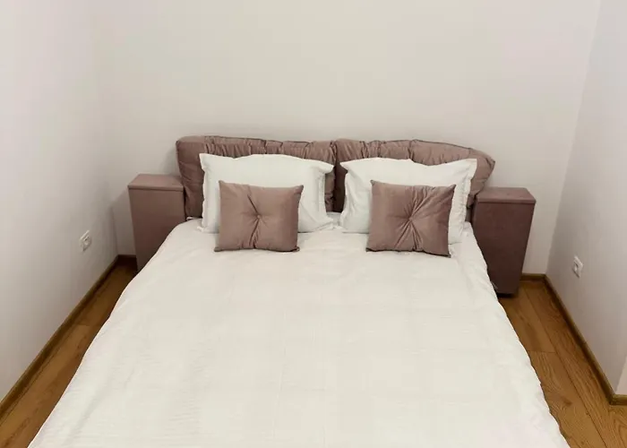 Beautiful Apt With Two Bedrooms Bucureşti
