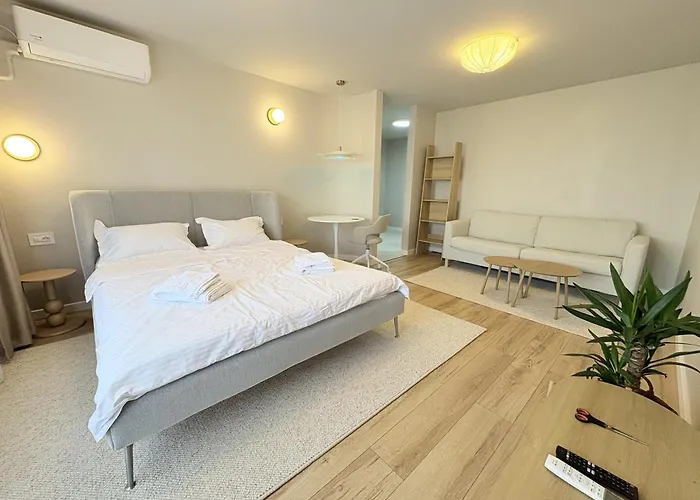 AXA Central Studio - Tineretului Bucureşti