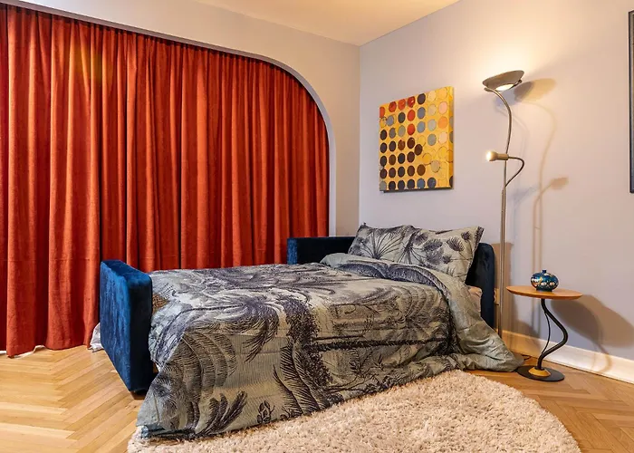 Eclectic Condo Romexpo 2Br Near Metro Bucureşti