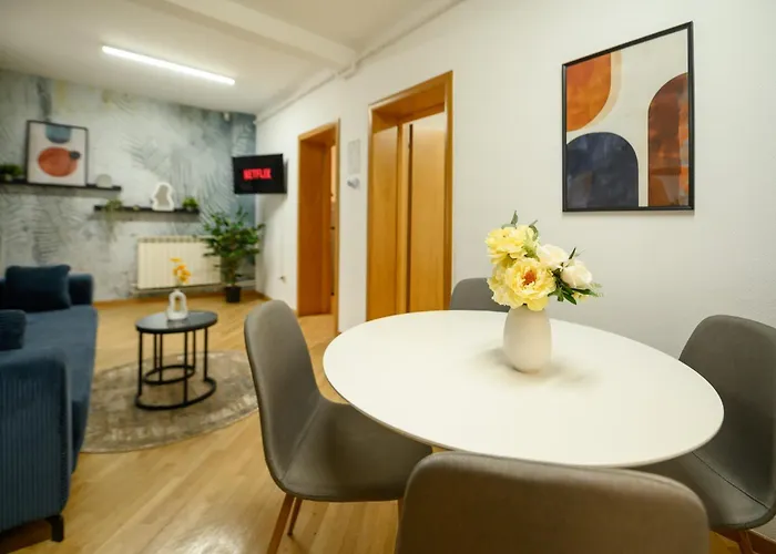 Cultural Gems- Modern 1Br Apartments Near Museums Bucureşti