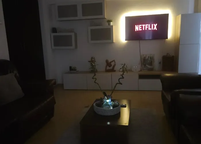 Black & White Apartment Bucureşti