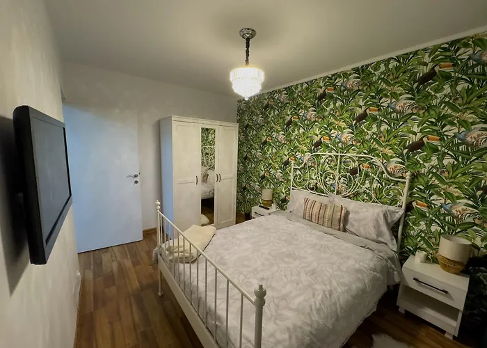 Jungle Home - Gara De Nord Bucureşti