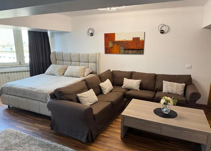 Cozy Unirii Apartment Near Old Town Bucureşti