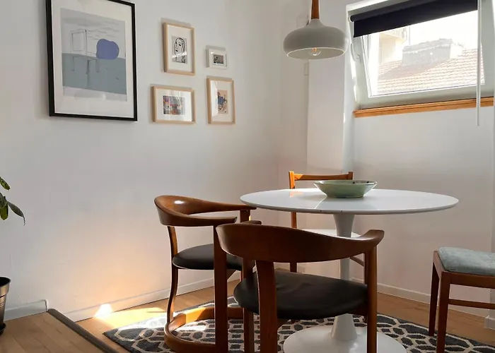 BC14 Cosy sunlit studio Bucureşti