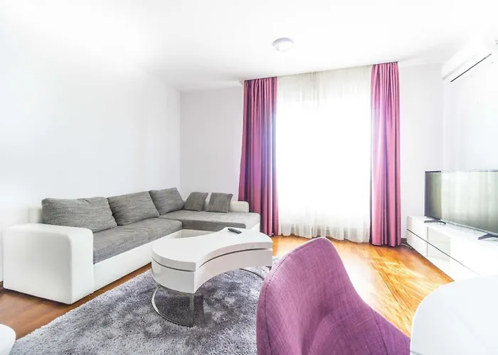 Incity Premium Garden Stay-Central Apartments &Private Terrace Bucureşti