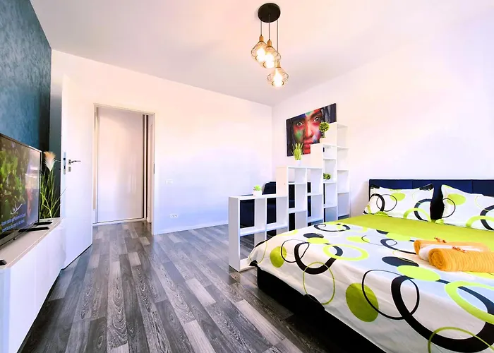Chique Studio Near Mall Plaza Bucureşti