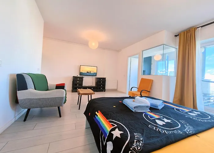 Plaza View Studio Bucureşti